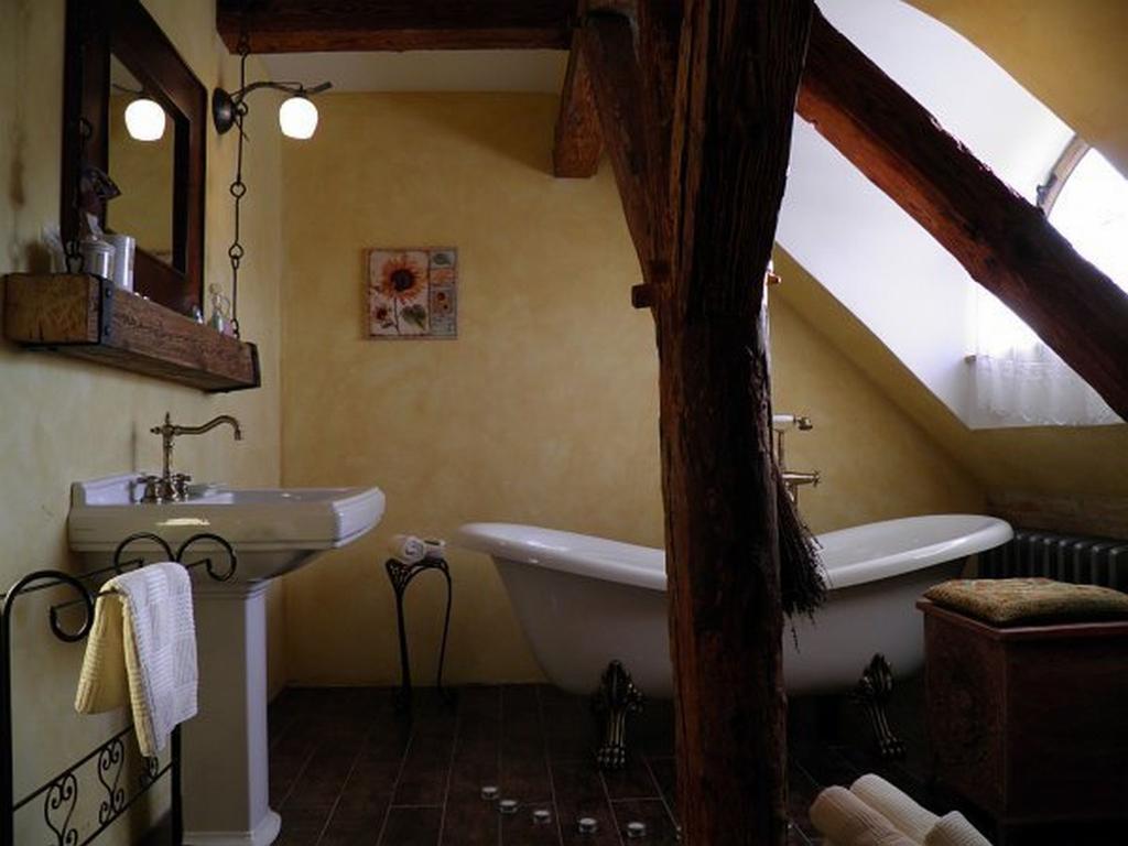 Dvur Olsiny -Hotel And Horse-Riding Karviná 객실 사진