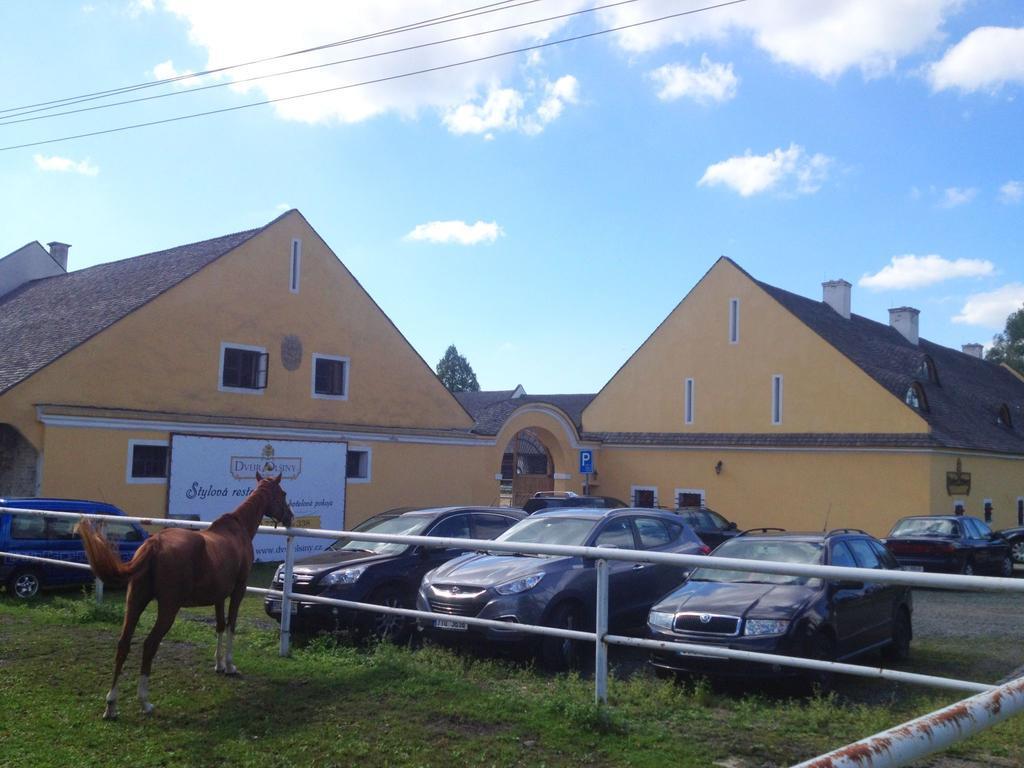 Dvur Olsiny -Hotel And Horse-Riding Karviná 외부 사진