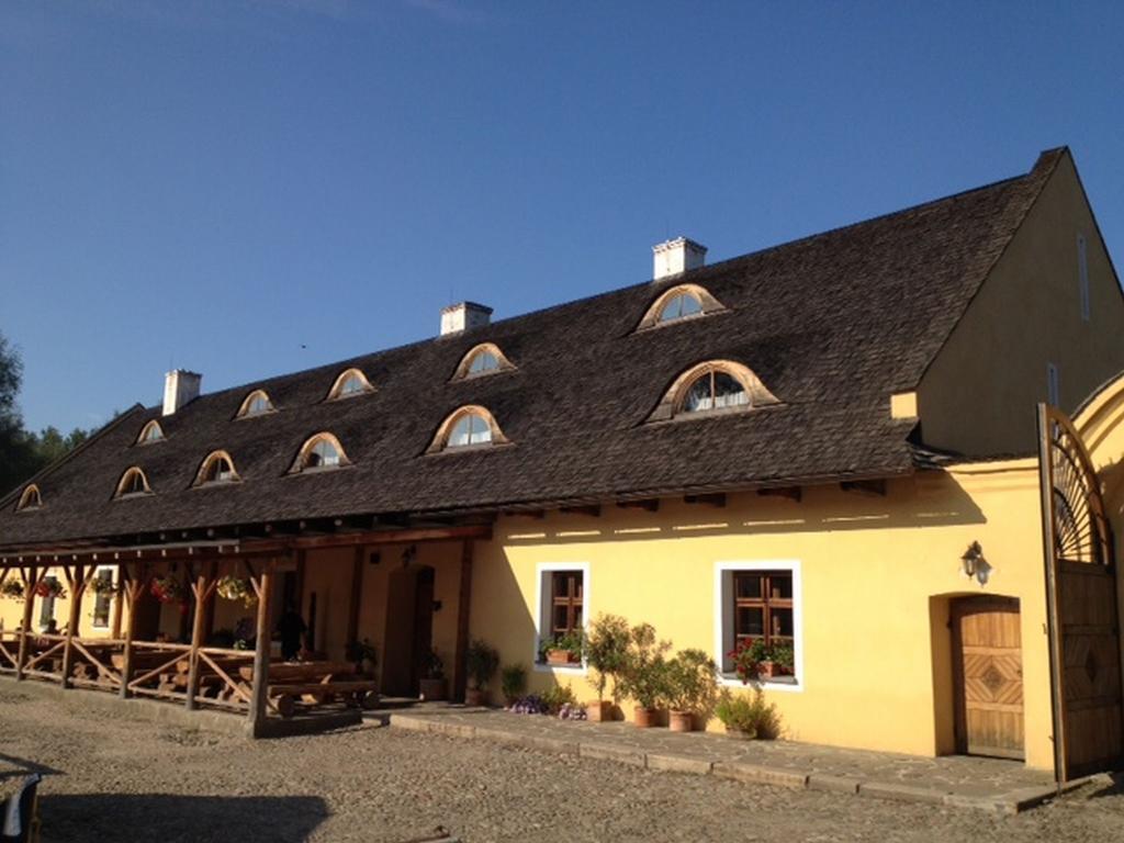 Dvur Olsiny -Hotel And Horse-Riding Karviná 외부 사진